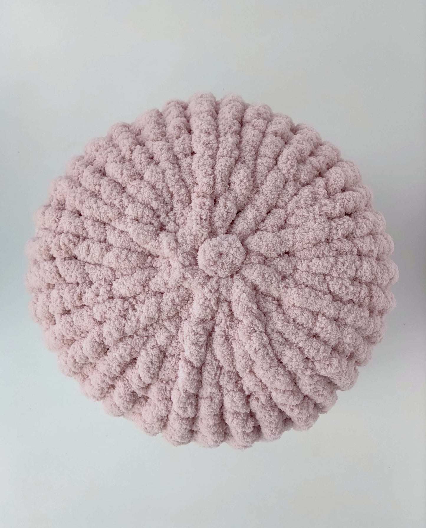 Round knit accent cushion pink